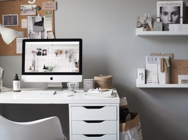 Meja Kerja Minimalis